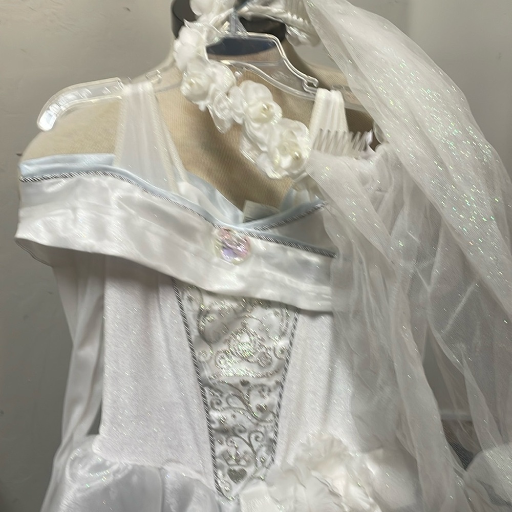 Cinderella wedding dress costume with tag. size L 10, veil, bouquet